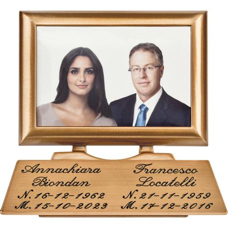 horizontal-frame-with-base-plaque-138201.jpg
